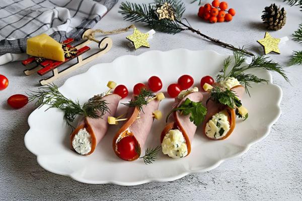 Готовые идеи для фуршета с продуктами «ЕРМОЛИНО»